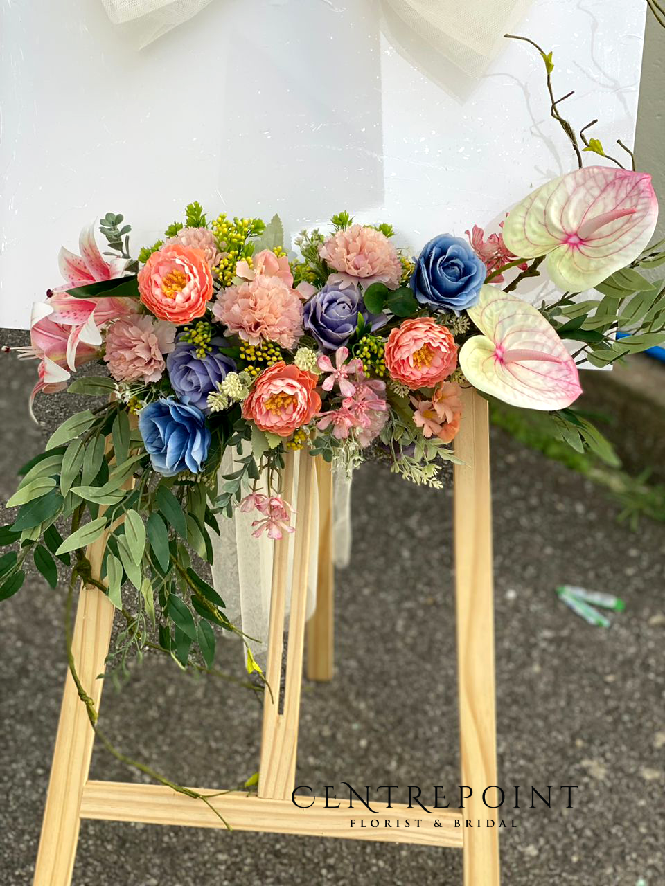 Trendy Acrylic Opening Stand 954 (RM 250.00)