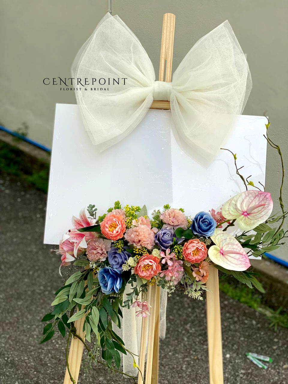 Trendy Acrylic Opening Stand 954 (RM 250.00)
