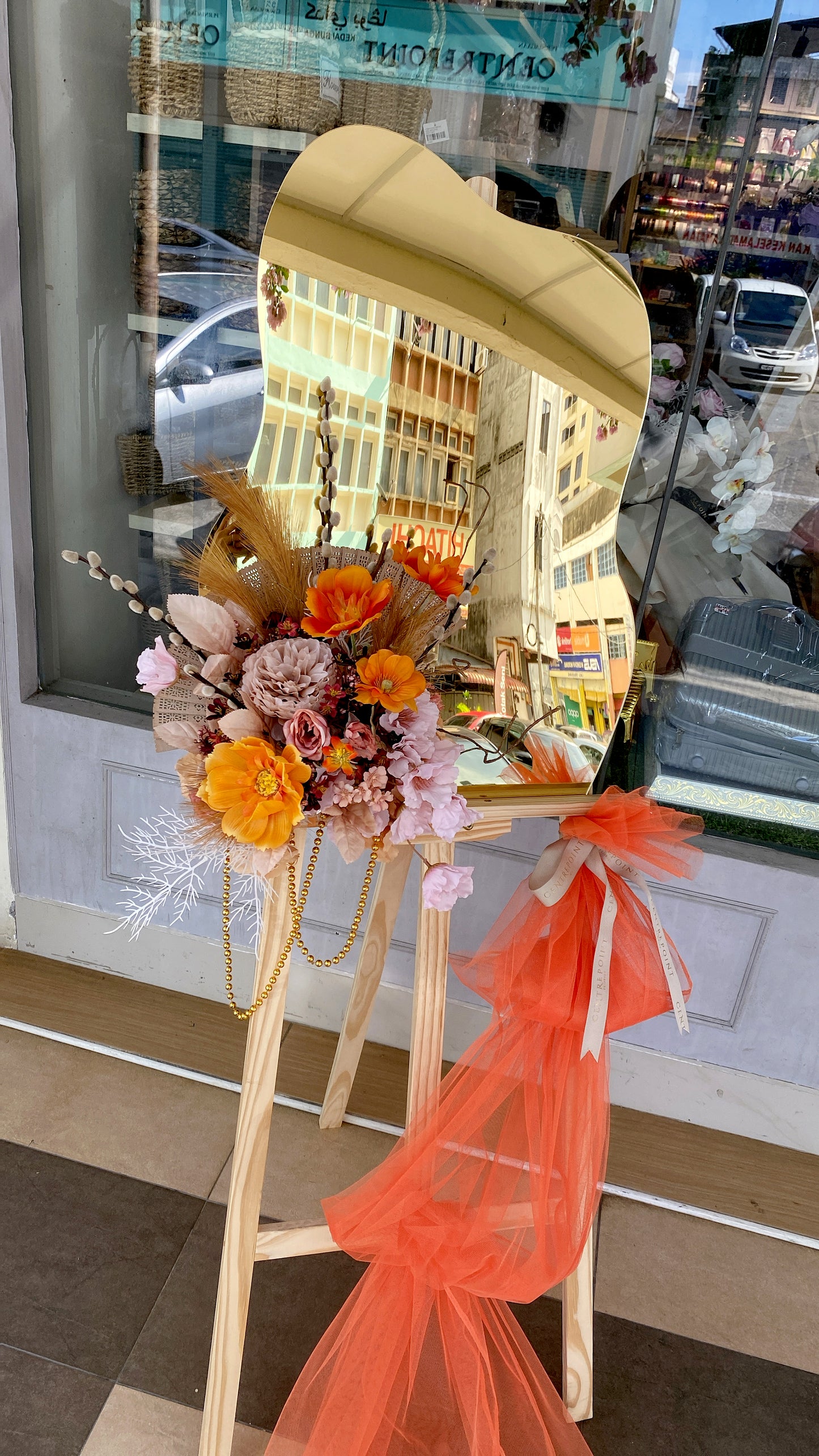 Trendy Acrylic MIRROR Opening Stand 141 (RM 300.00)