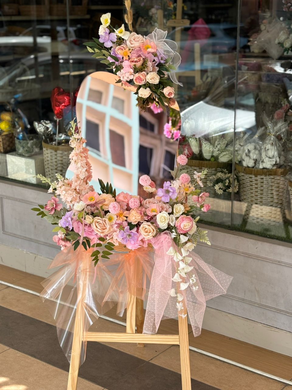 Trendy Acrylic Opening Stand 945 (RM 350.00)