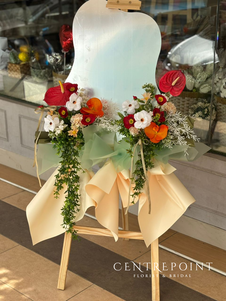 Trendy Acrylic Opening Stand 7635 (RM 350.00)