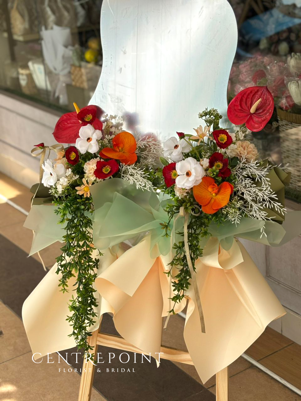 Trendy Acrylic Opening Stand 7635 (RM 350.00)