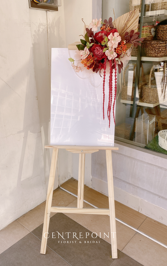 Trendy Acrylic Opening Stand 022 (RM 250.00)