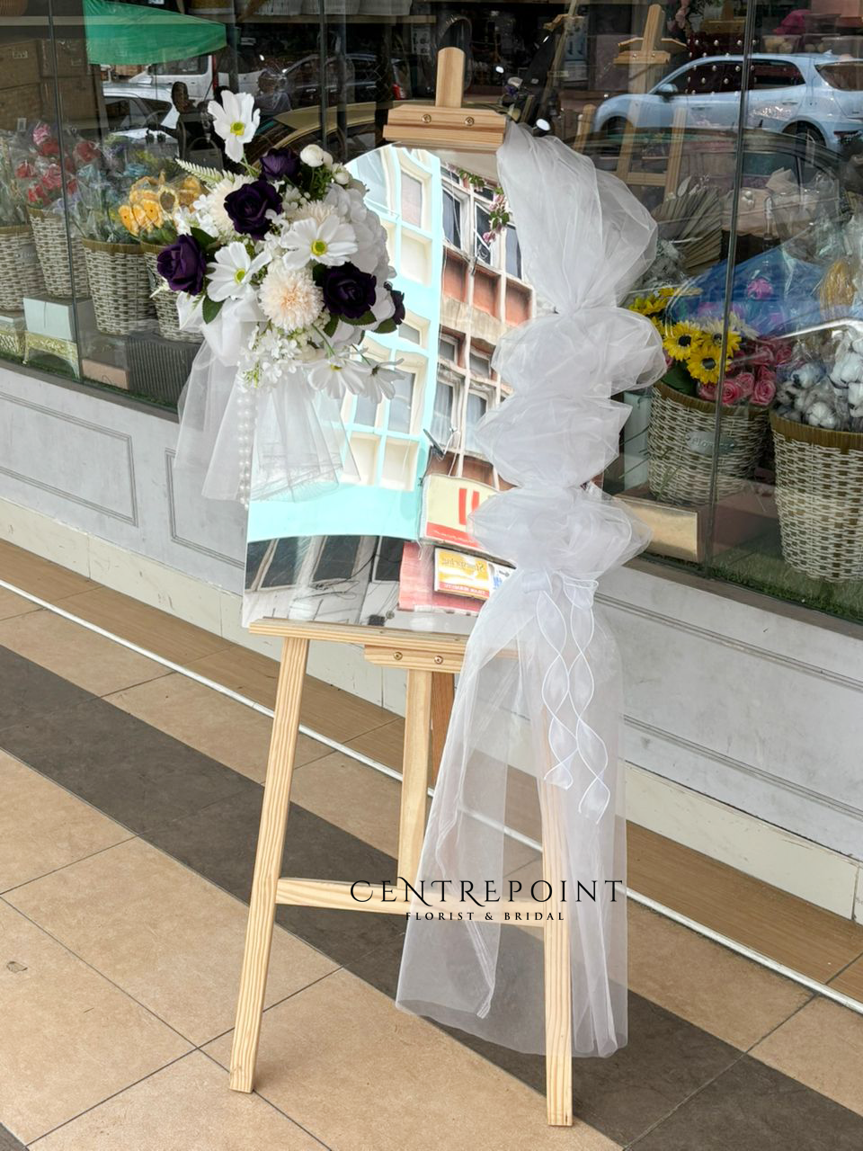 Trendy Acrylic Opening Stand 2345 (RM 300.00)
